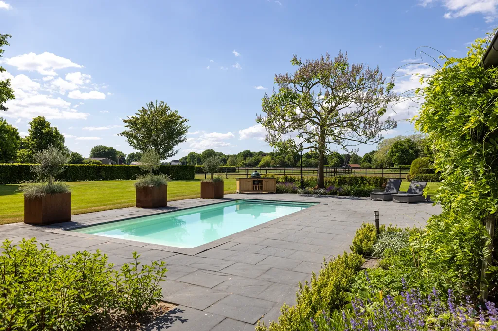 Piscina - Rietgedekt Landhuis with Pool in Hierden