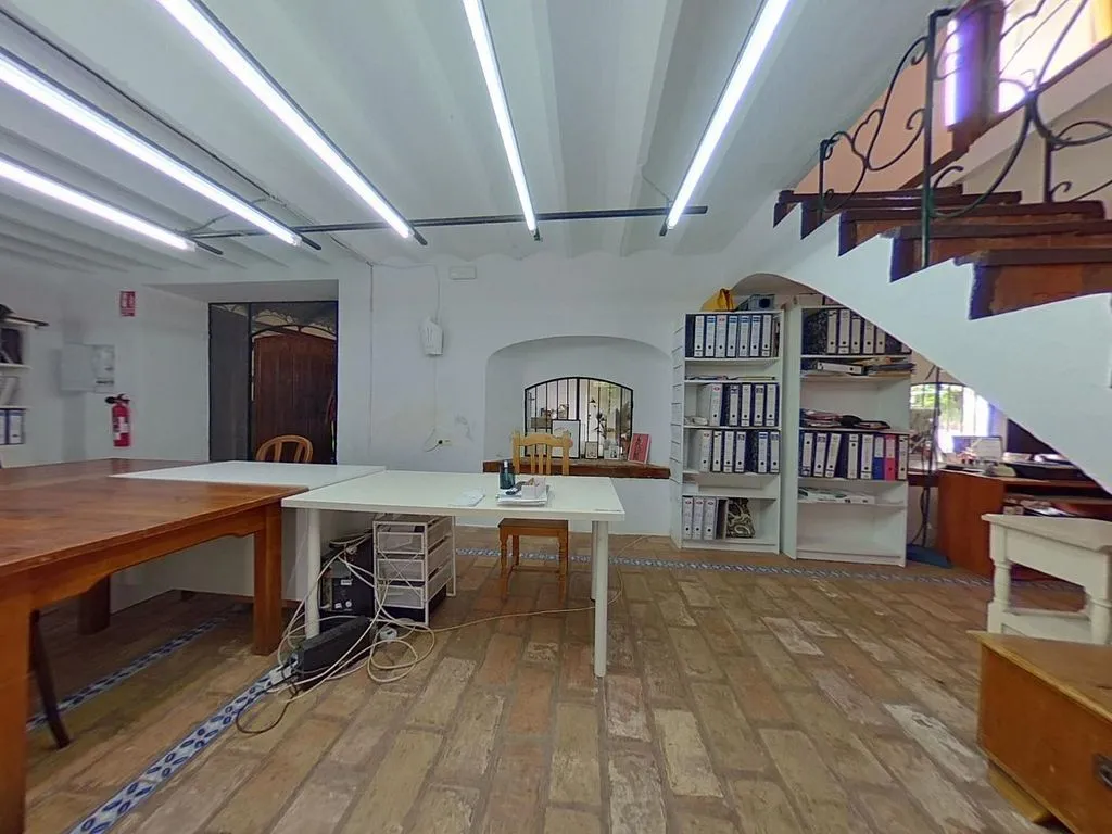 Studio - Historic Palatial Chalet with Terrace in Posadas