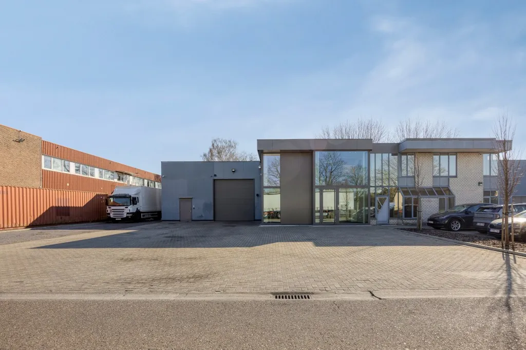 Extérieur - Bâtiment Commercial Rénové à Heverlee, Leuven
