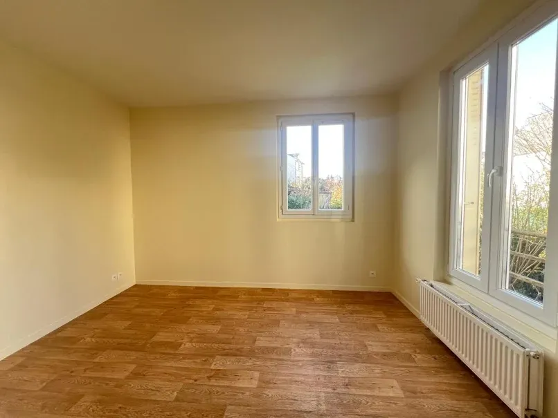 Pièces - Appartement 1 Pièce avec Jardin à Antony