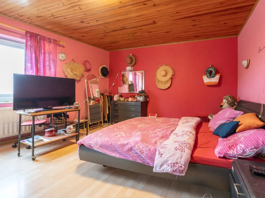 Chambres - Maison Semi-Détachée pour Développement d'Appartements à Lierneux
