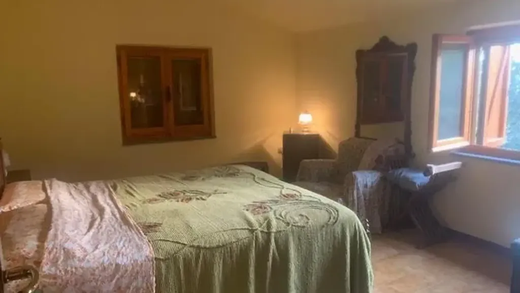 9-room house in IT