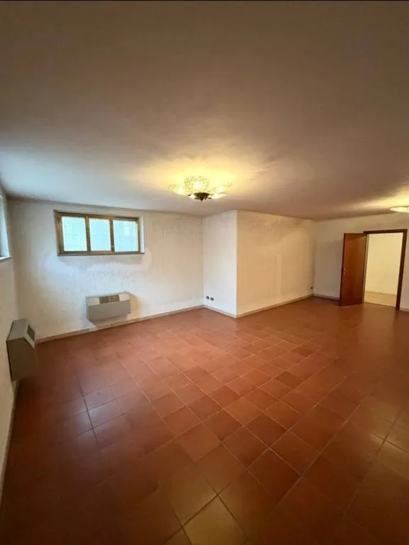 Pièces - Luxury Villa with Garden in Verolavecchia