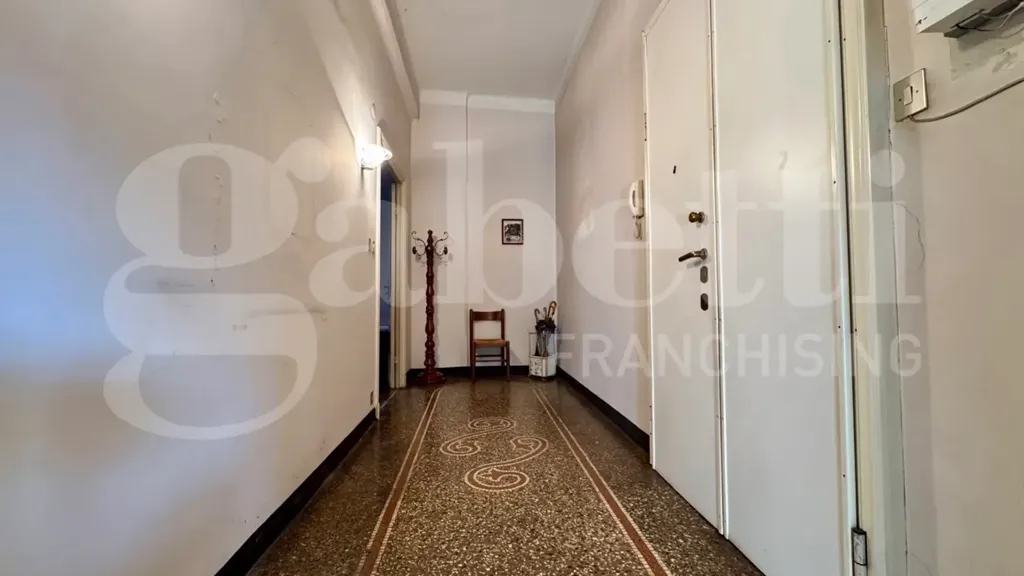 Ingresso - Apartment with Balcony in Genoa