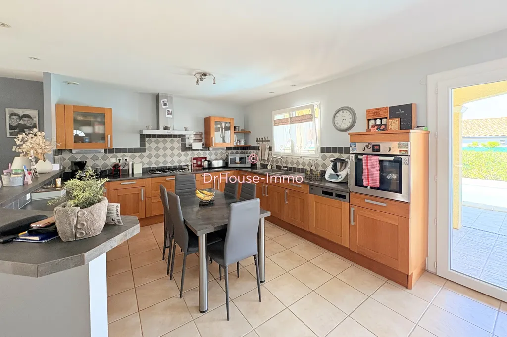 Köök - Contemporary Villa with Pool in Trèbes