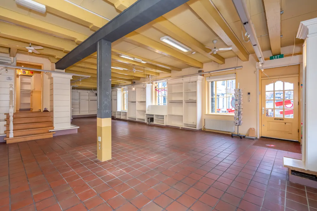 Rooms - Monumental Shopfront in Maarssen Village