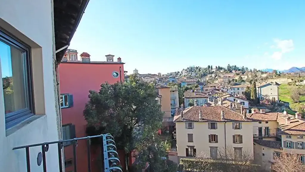 Balcon - Panoramic Apartment in Historic Tower, Bergamo