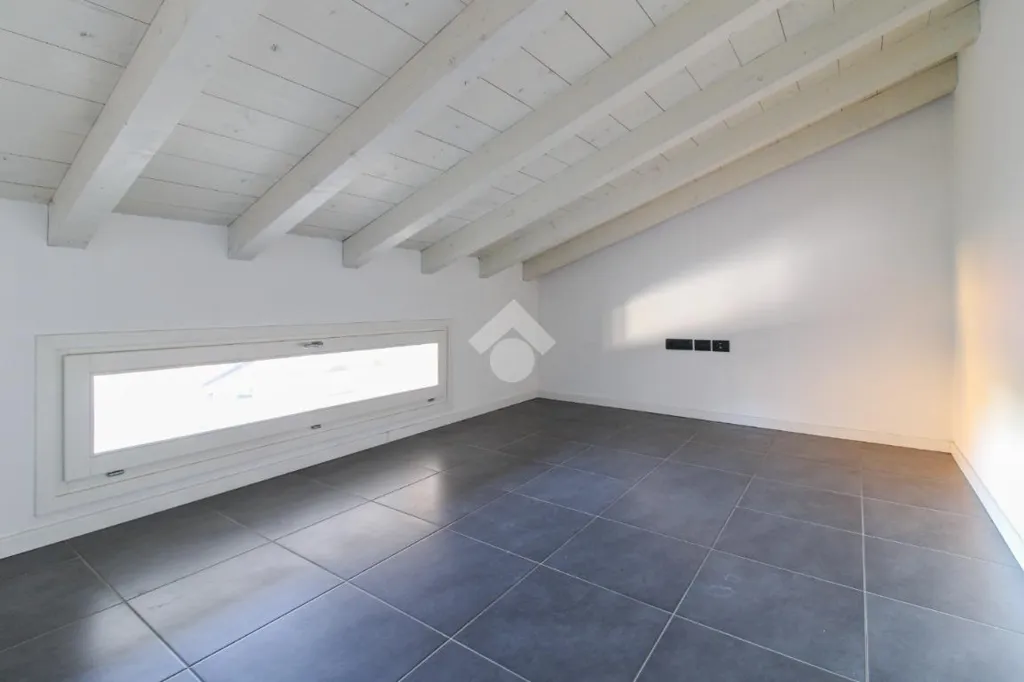 Toad - Trilocale with Private Balcony in Roè Volciano