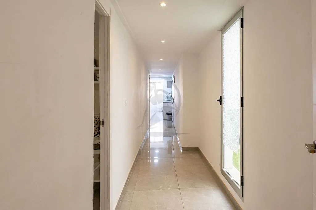 hallway_entrance