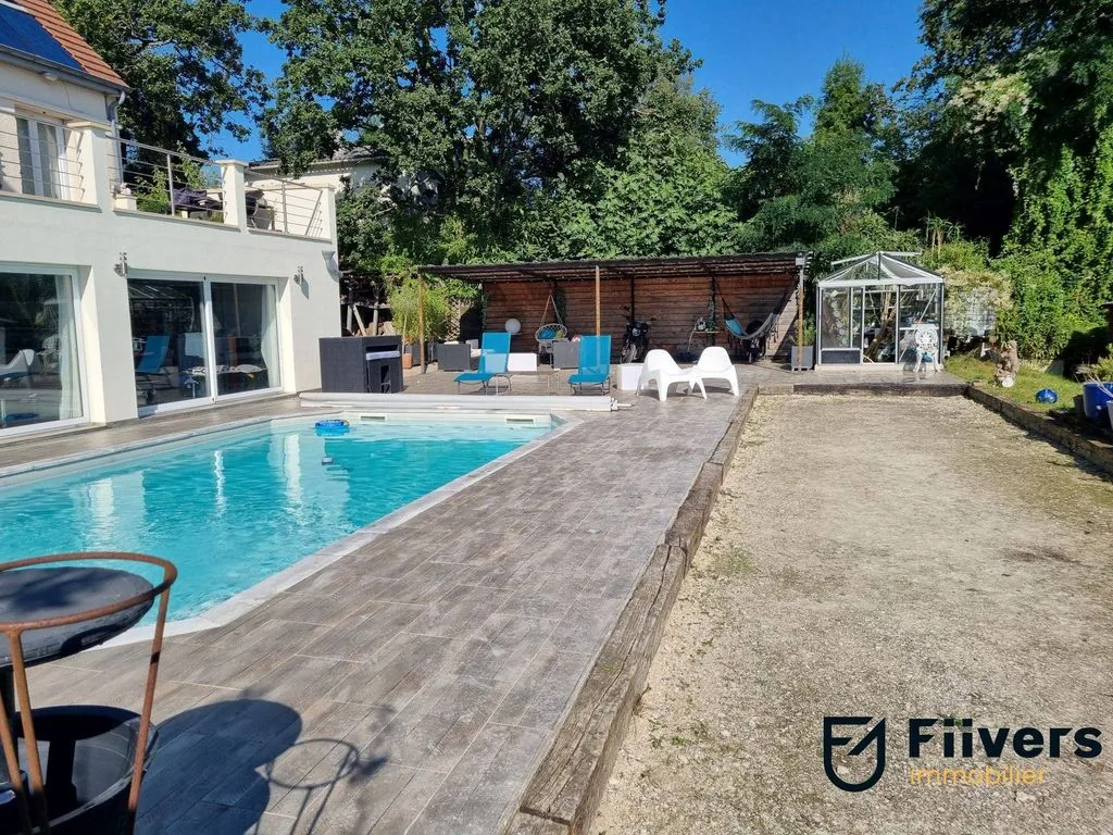 Piscine - Maison Familiale avec Piscine à Linas