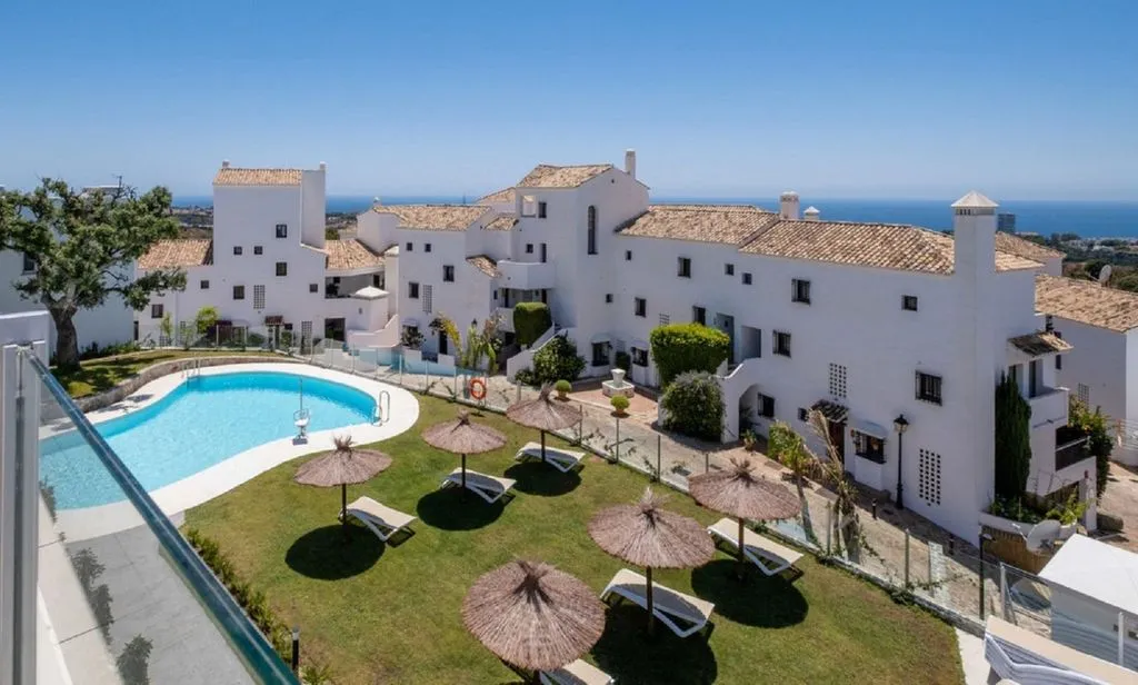 Bassein - Luxury Penthouse with Pool in Marbella