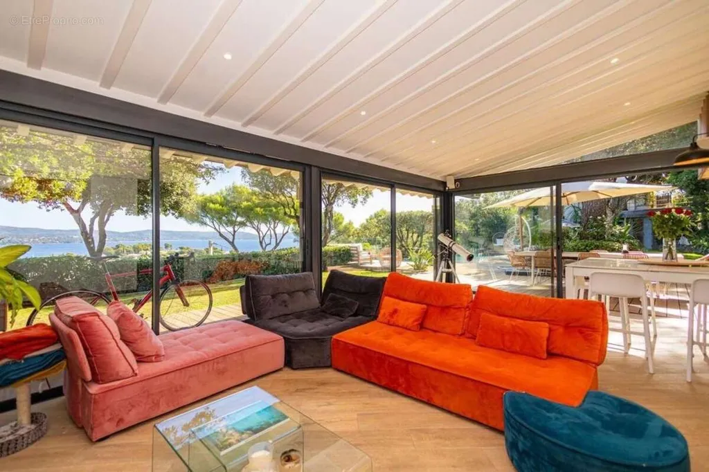Maison 13 pièces à Cavalaire-Sur-Mer
