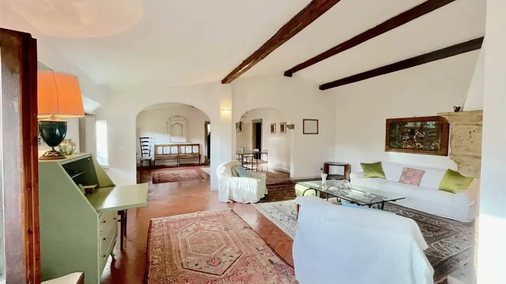 Elutuba - Prestigious Penthouse in Florence