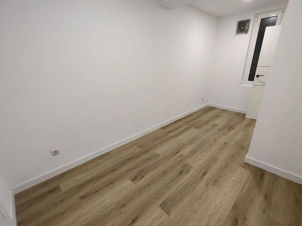 Pièces - Reformed Flat with Balcony in Bilbao's Old Town