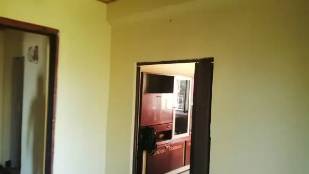Esik - Two-Bedroom Apartment with Balcony in Serramazzoni
