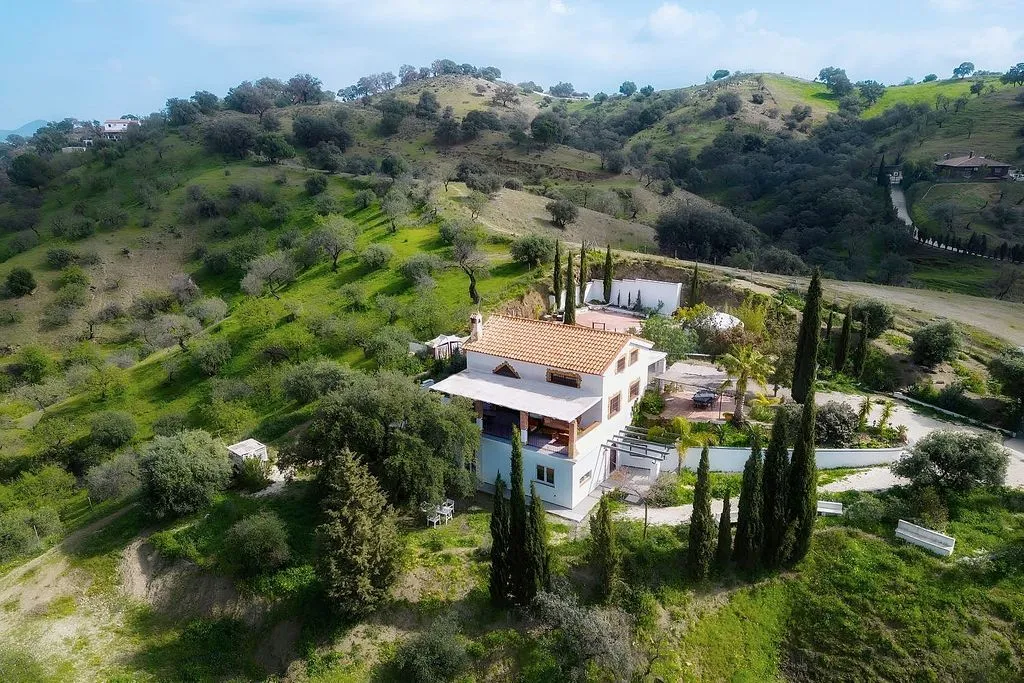 Vista aerea - Villa with Mountain Views in Coín
