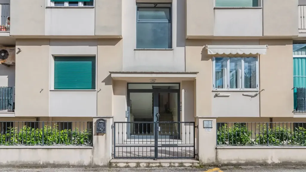 Välivaade - Triplex with Balcony in Cattolica