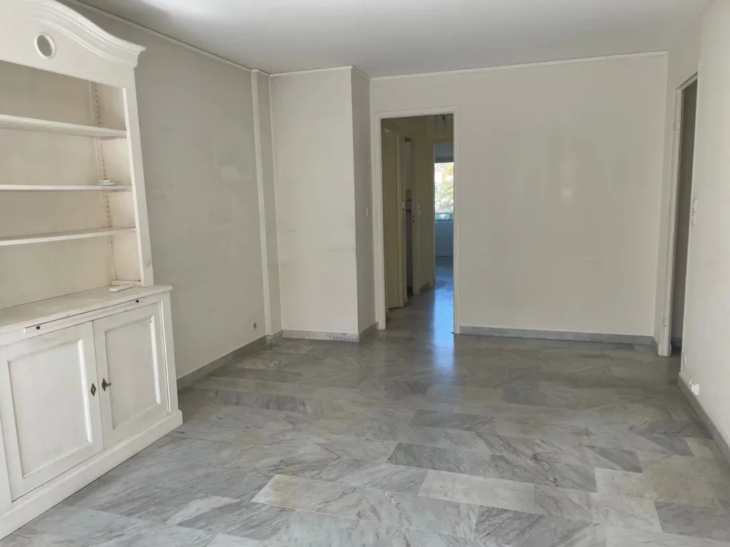 Toad - 2-Bedroom Apartment with Terrace in Le Cannet