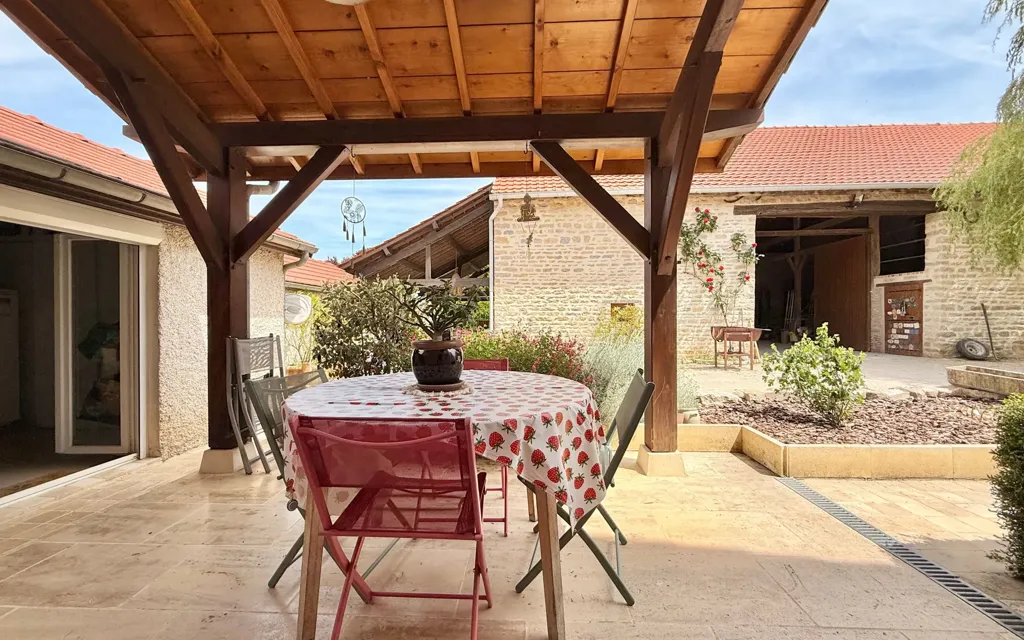 Terrass - Stone House with Pool and Barn in Countryside