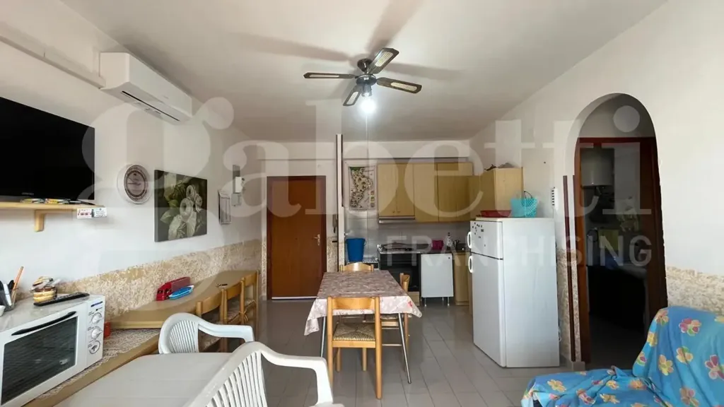 Séjour - 3-Bedroom Apartment with Balcony in Scalea