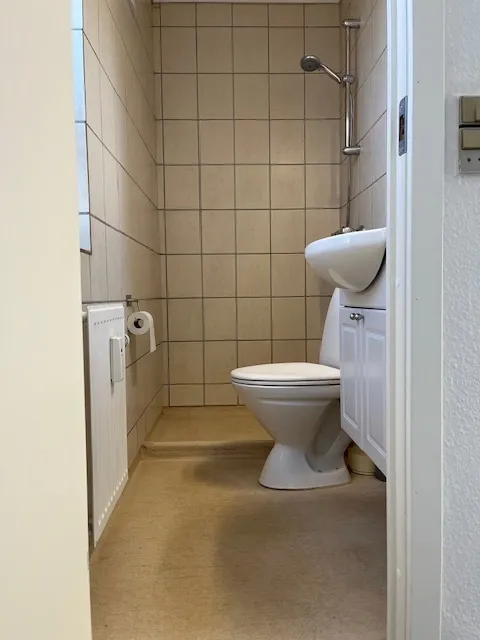 Vannitoad - Bright 2-Bedroom Flat in Hjørring Centre