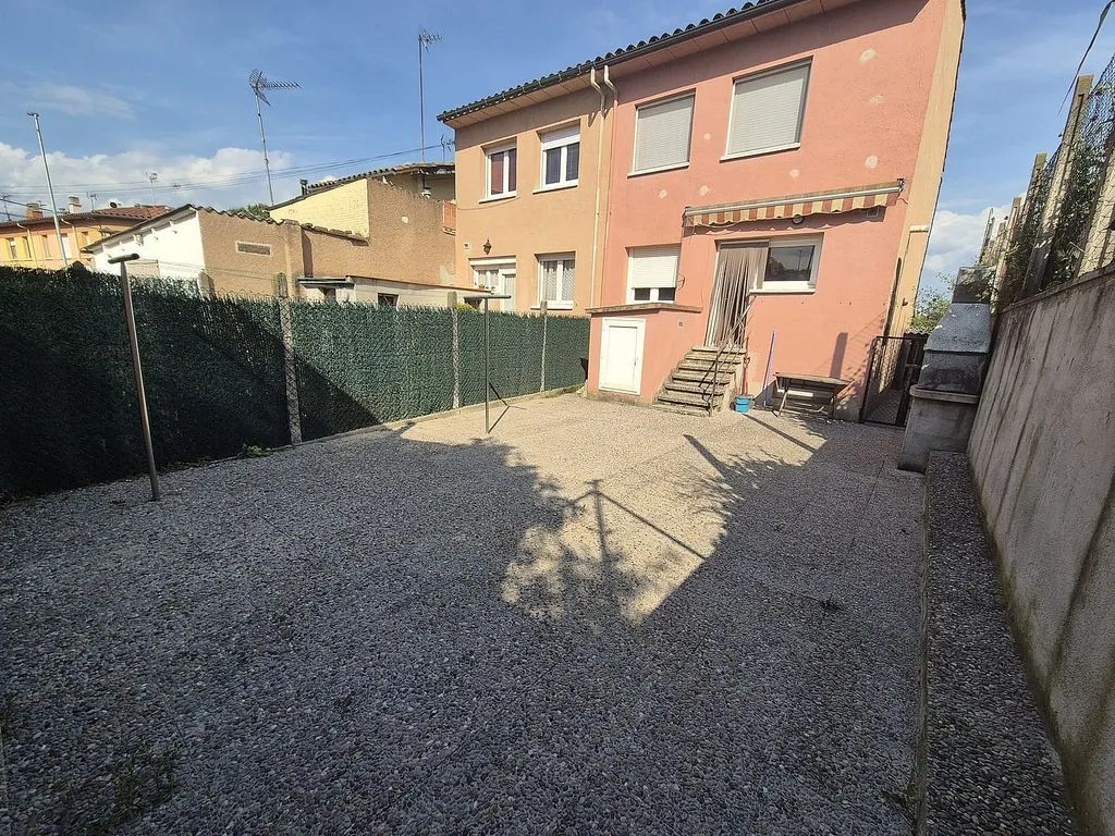 Välivaade - Terraced House with Garden in Masies de Voltregà