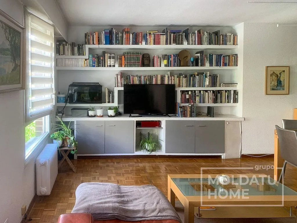 Séjour - Student-Friendly Flat with Central Heating in Iturrama