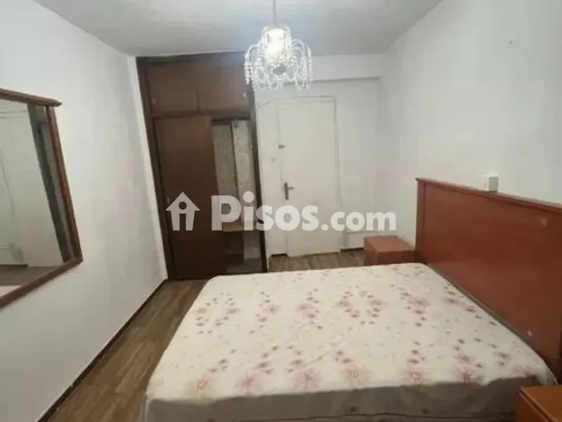 Chambres - Semi-Reformed Flat in Hospital-Nuevo Centre