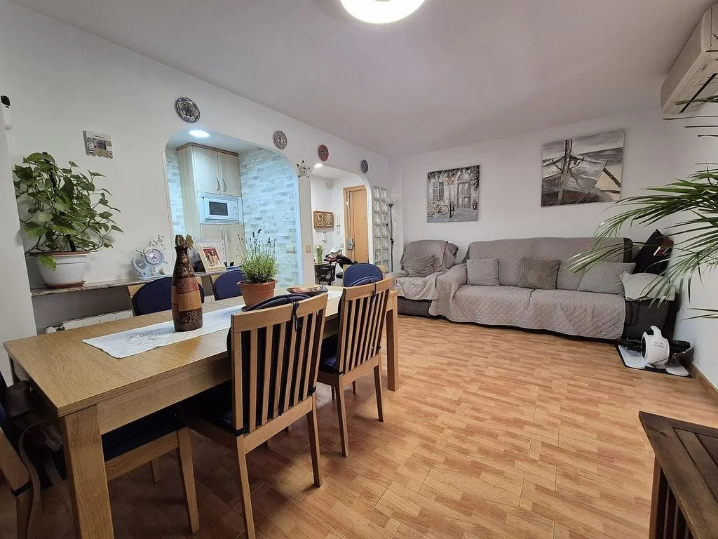 Salle à manger - Apartment with Pool and Terrace in Coma-Ruga
