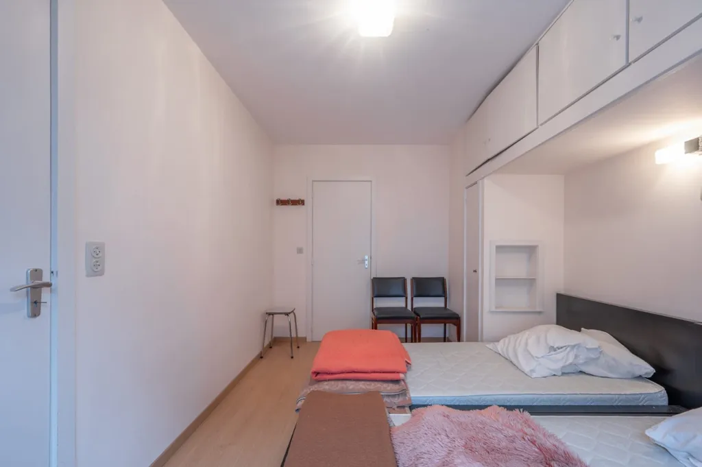 Chambres - Appartement à Rafraîchir à l'Angle de la Rue d'Ypres