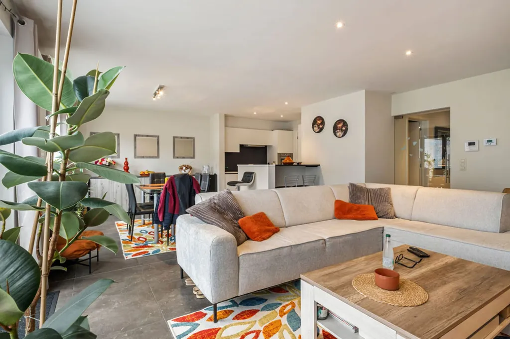Elutuba - 2-Bed Apartment with Terrace in Aalst