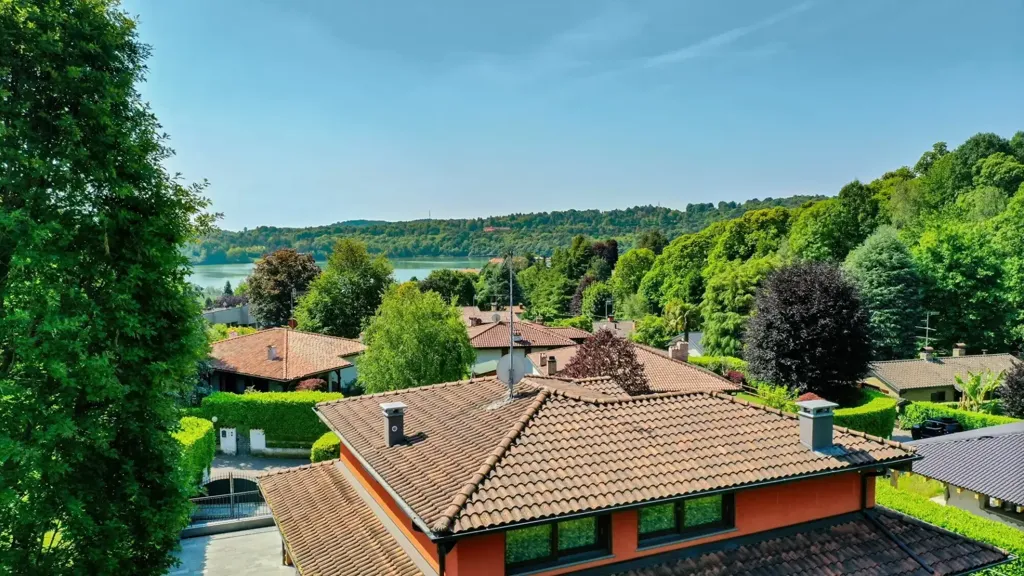 Vista aerea - Villa with Lake View in Montorfano
