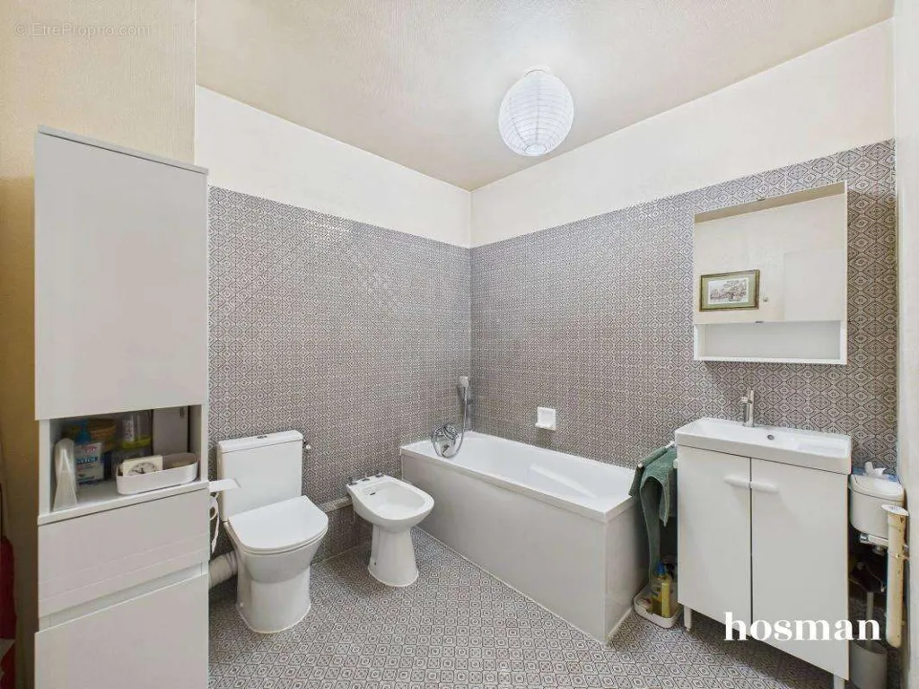 Salles de bain - Studio avec Balcons et Ascenseur à Paris 18ᵉ