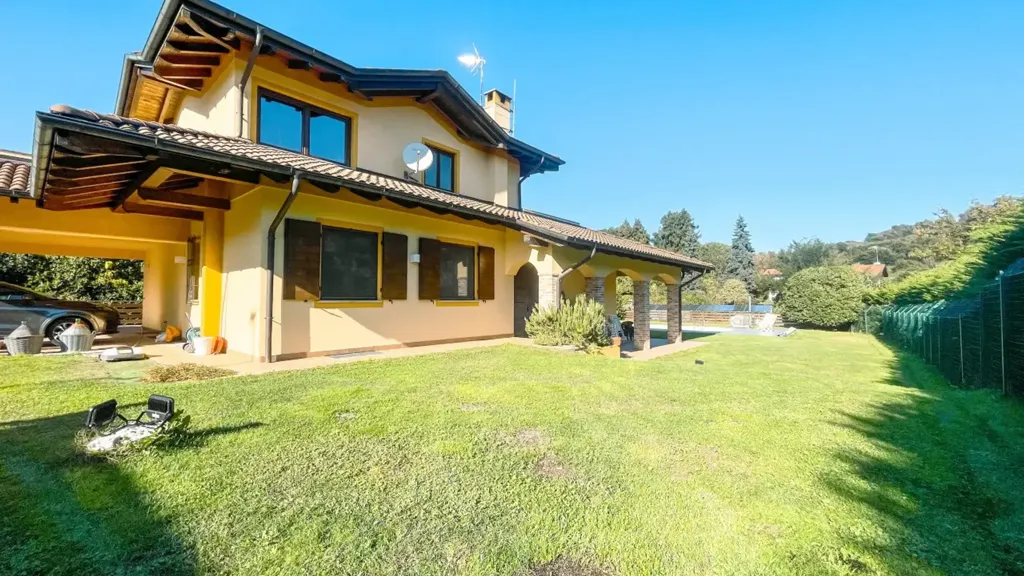Jardin - Luxury Villa with Pool in Brovello-Carpugnino