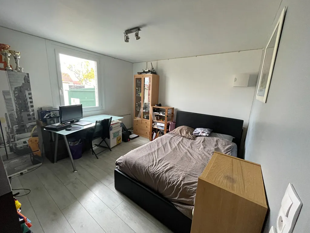 Chambres - Maison avec Studio Indépendant et Jardin