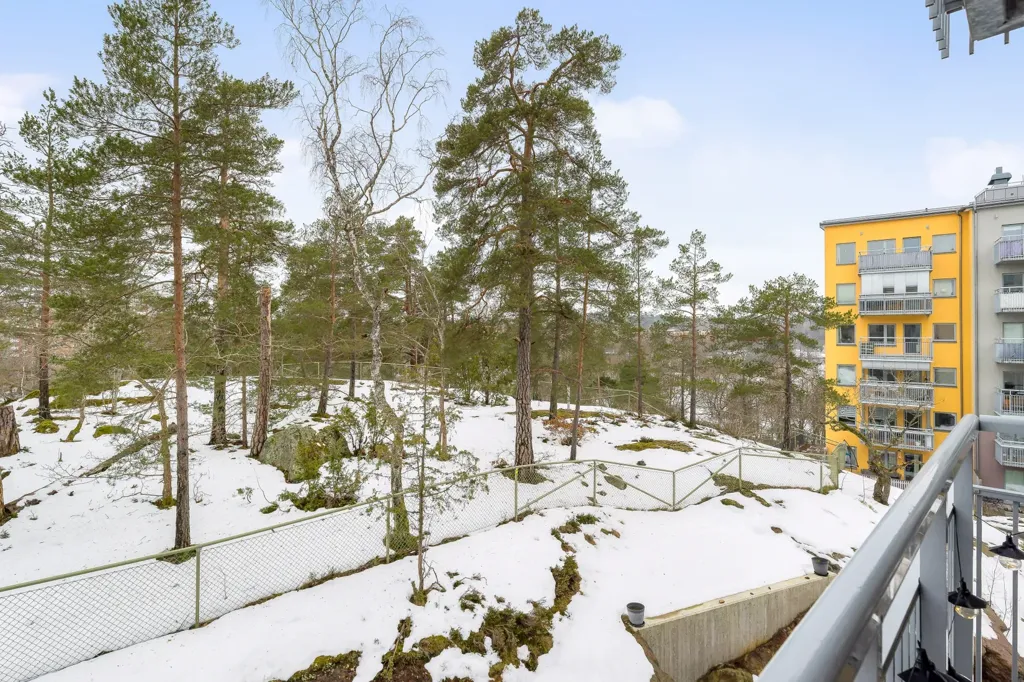 Rõdu - Modern Flat with Balcony in Farsta