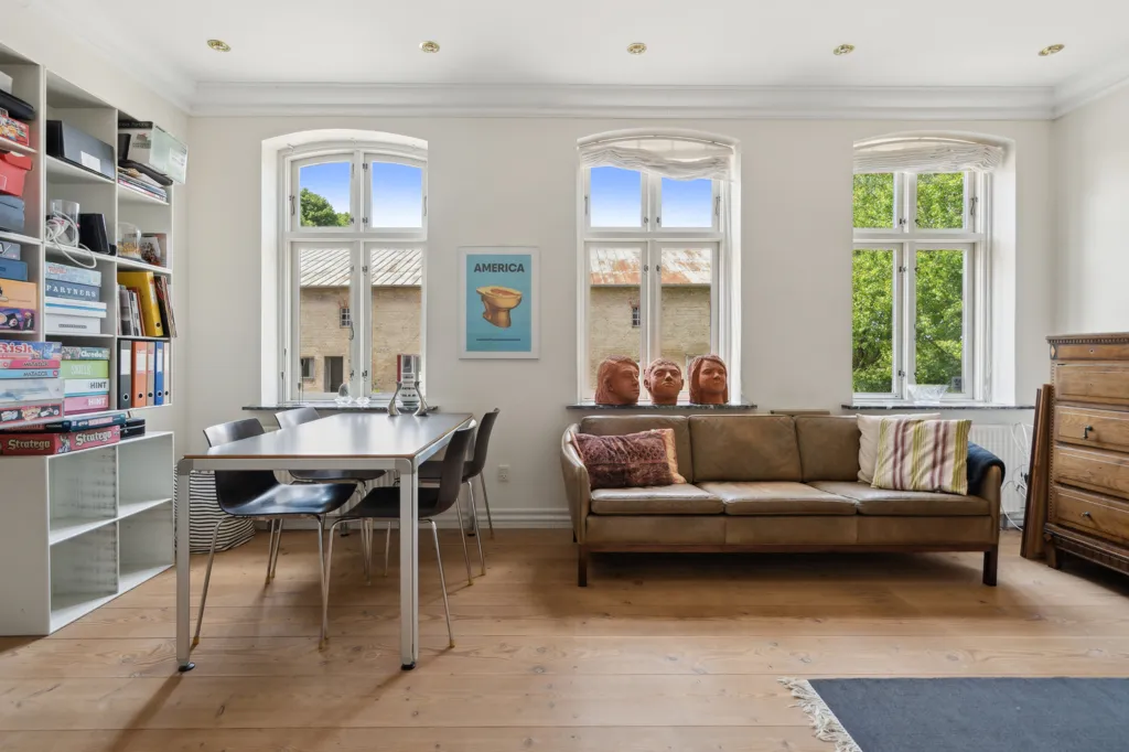 Bureau - Classical Country Villa with 24 Hectares near Sønderborg
