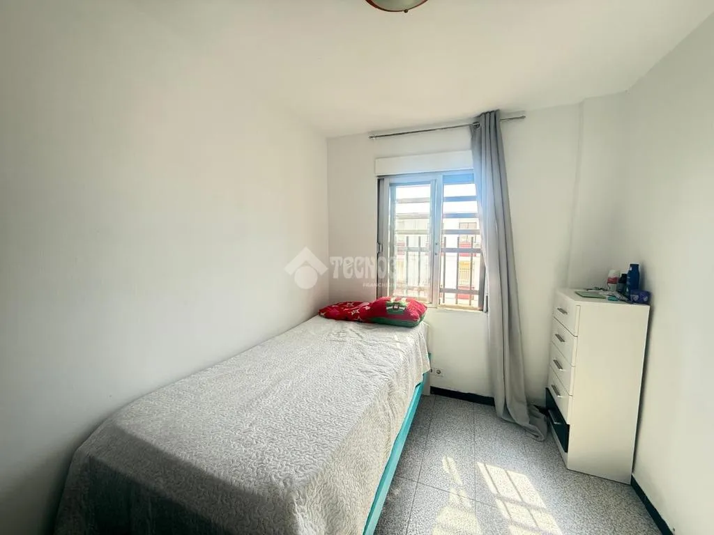 Chambres - 1970s Flat with Air Conditioning in Huelva