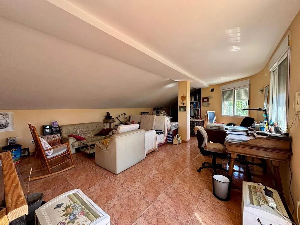Pièces - Luxury Detached House with Garden in Daimús