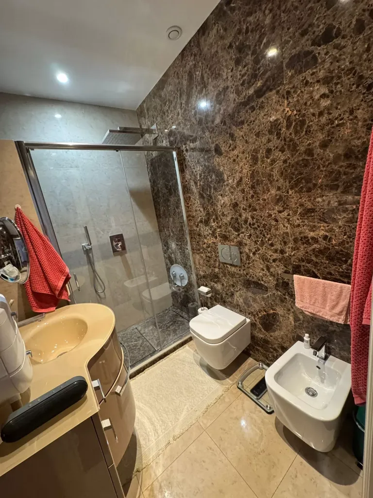 Salles de bain - Appartement Luxueux avec Vue Mer à Menton