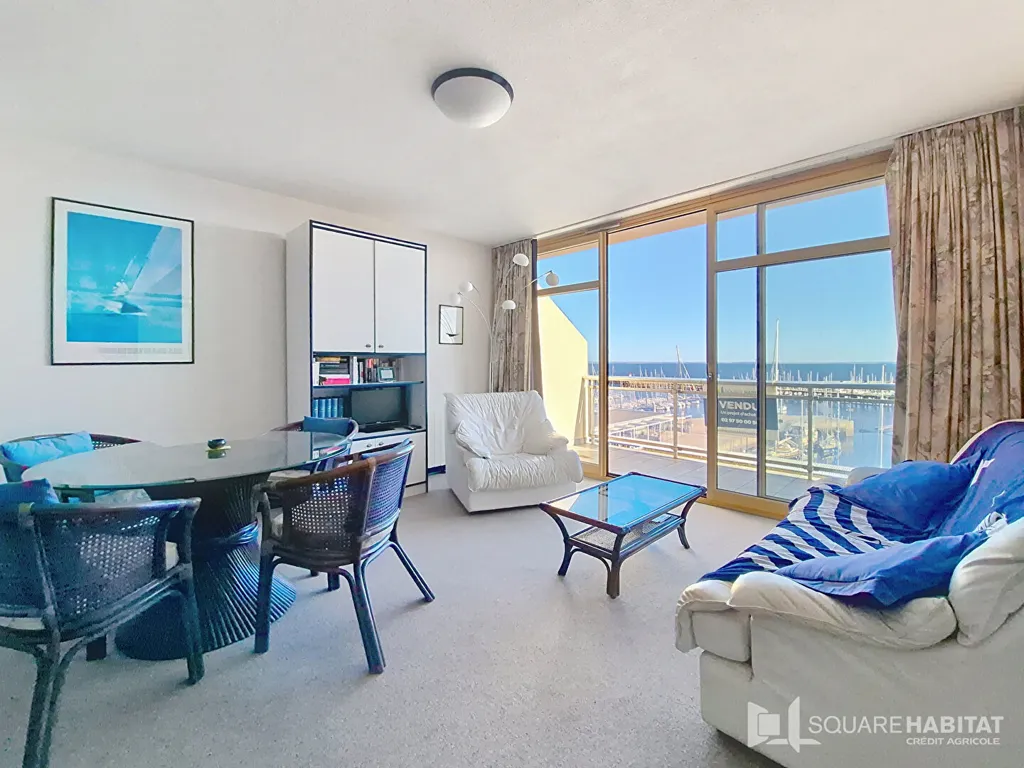Living Room - 3-Bed Apartment with Sea View in Quiberon