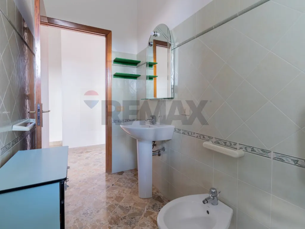 Salles de bain - Villa Portion with 360° Views in Villagrazia