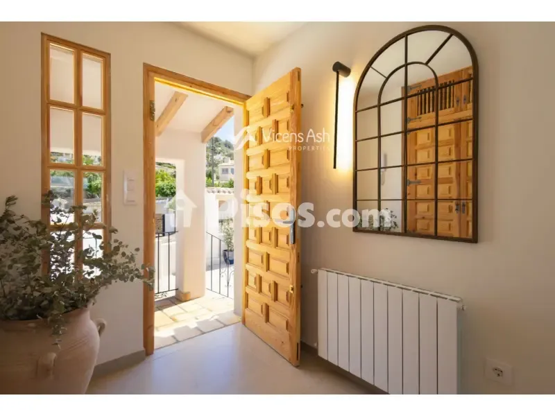 Esik - Renovated Villa with Pool in Jávea