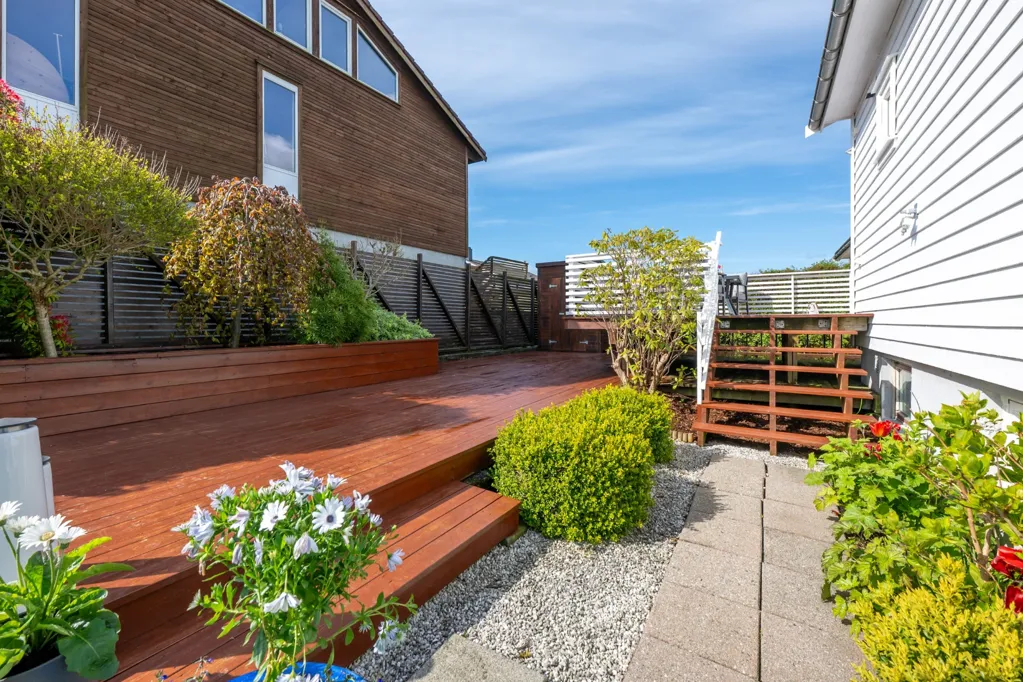 Jardin - Family Home with Corner Plot in Tasta/Vardeneset