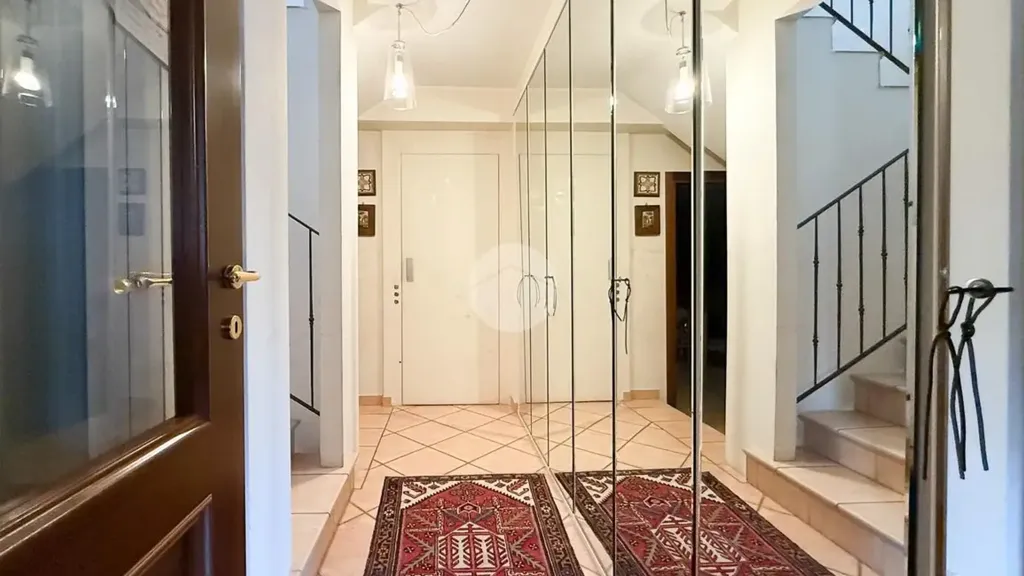 Hallway - Modern Terrace Villa in Pettino, L'Aquila
