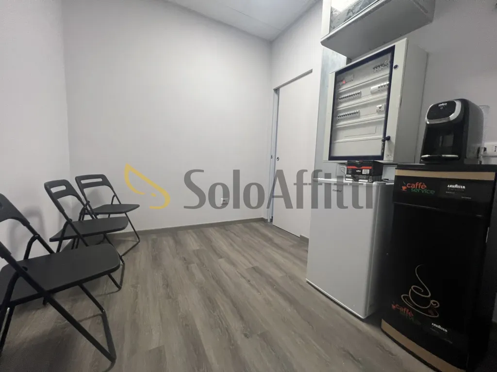 Bureau - Shared Office Space with Amenities in Semi-Central Area