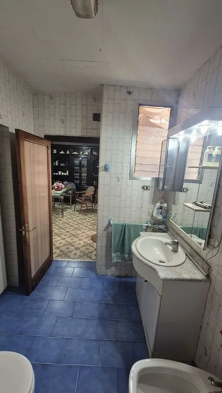 Salles de bain - Terraced House with Balcony in Manises Centre