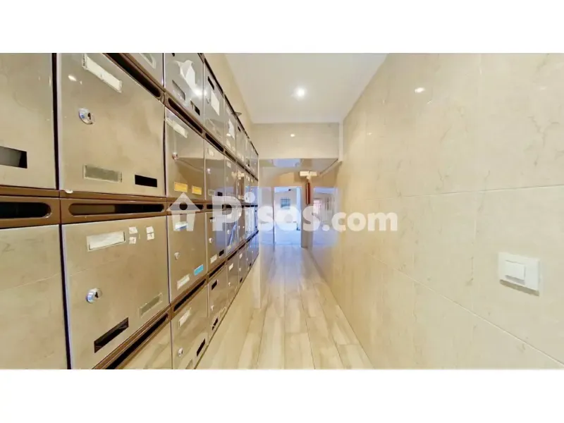 Esik - Three-Bedroom Flat with Ascensor in Puente de Vallecas