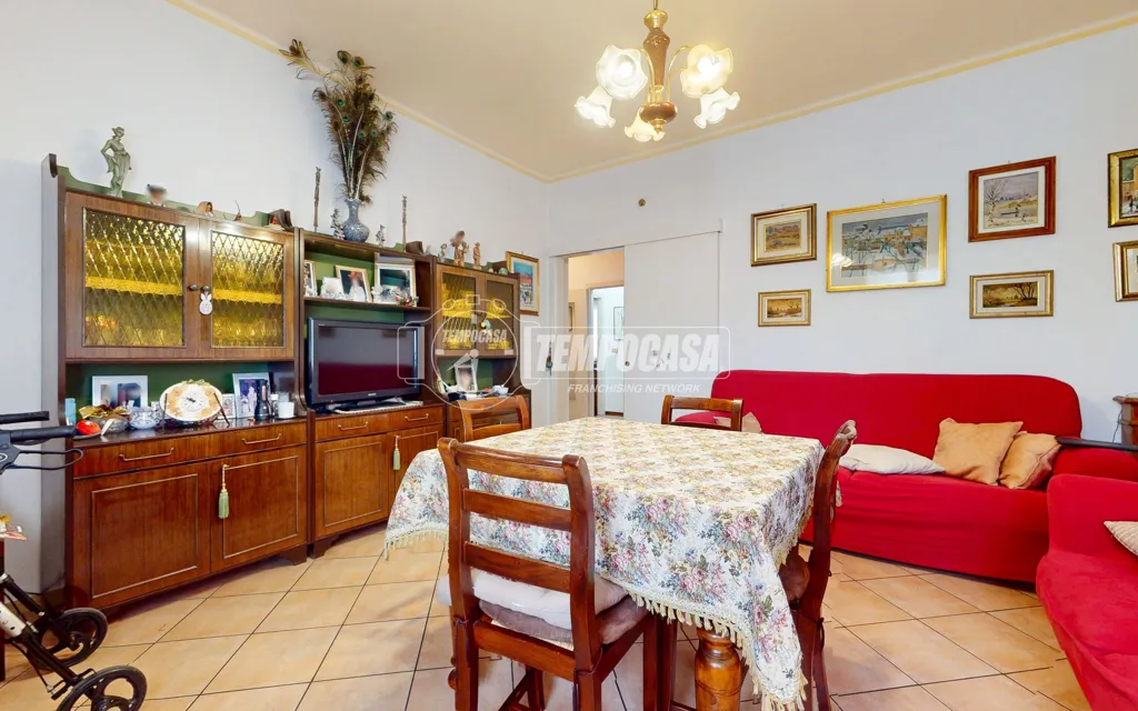 Dining Room - Trilocale with Lake View in Mantua