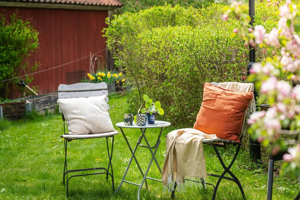 Jardin - Charming Two-Bedroom Apartment with Fireplace in Enskede